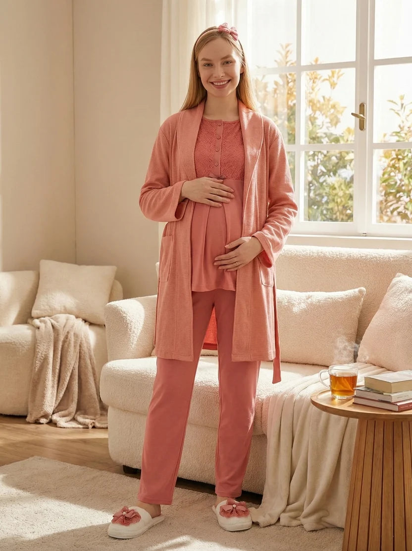 Nar Çiçeği Kısa Kollu Dantel İşlemeli Emzirme Özellikli Sabahlıklı Lohusa Pijama Takımı-3461